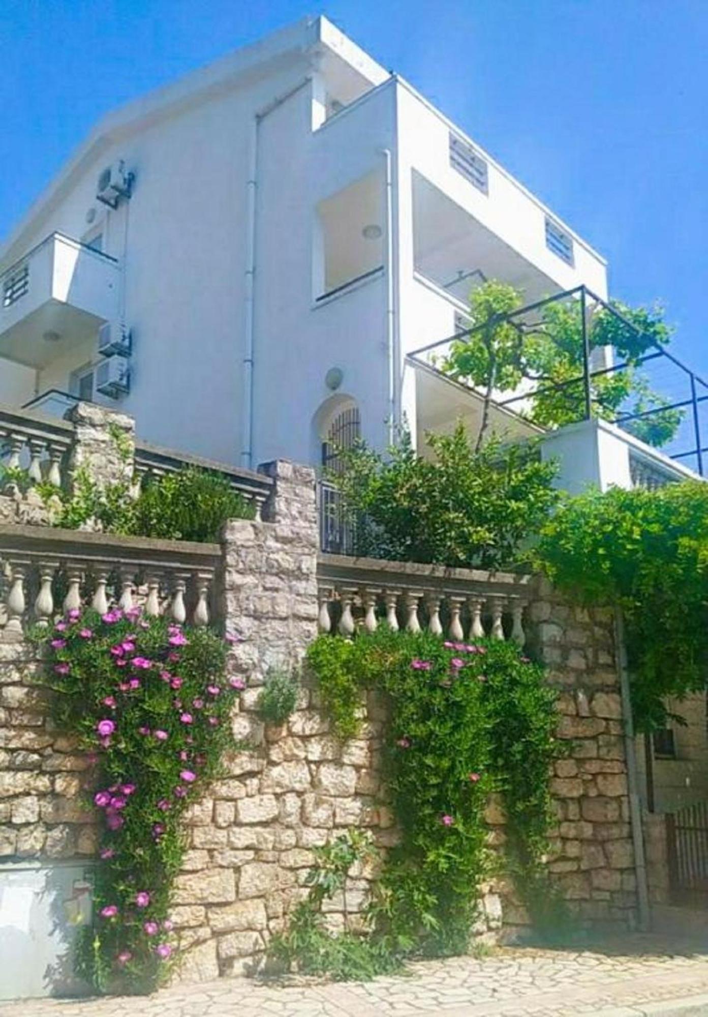 Apartmani Jovanovic Petrovac Exterior foto
