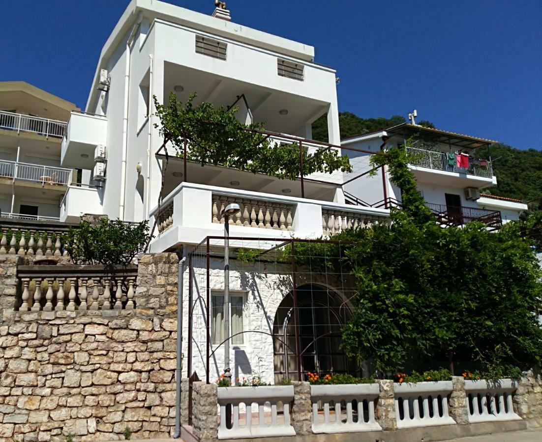 Apartmani Jovanovic Petrovac Exterior foto